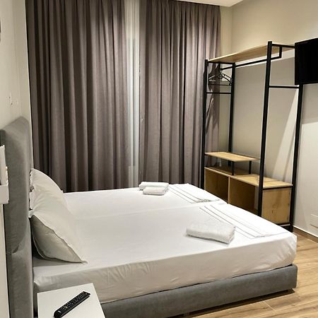 Hotel Rai Saranda Extérieur photo
