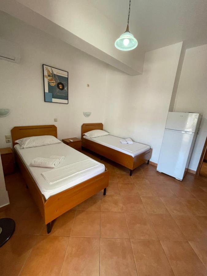 Hotel Rai Saranda Extérieur photo