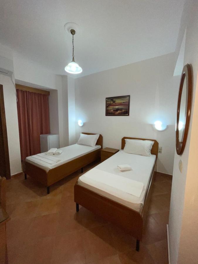 Hotel Rai Saranda Extérieur photo