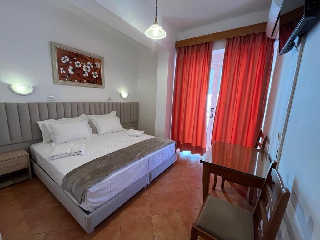 Hotel Rai Saranda Extérieur photo