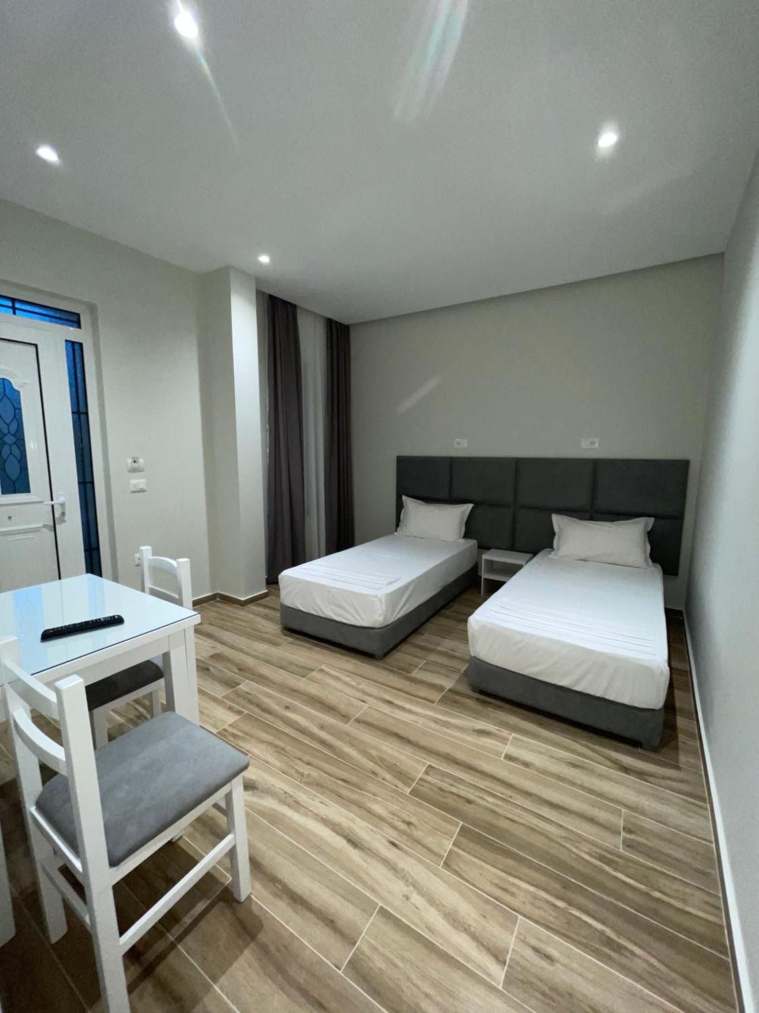 Hotel Rai Saranda Extérieur photo