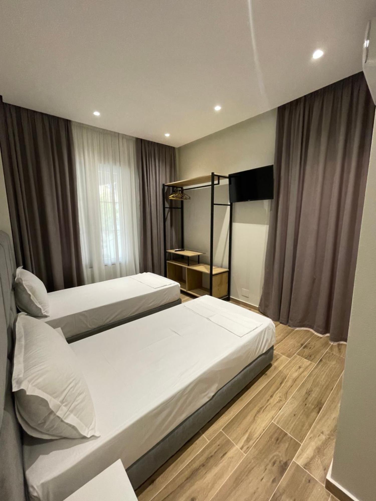 Hotel Rai Saranda Extérieur photo