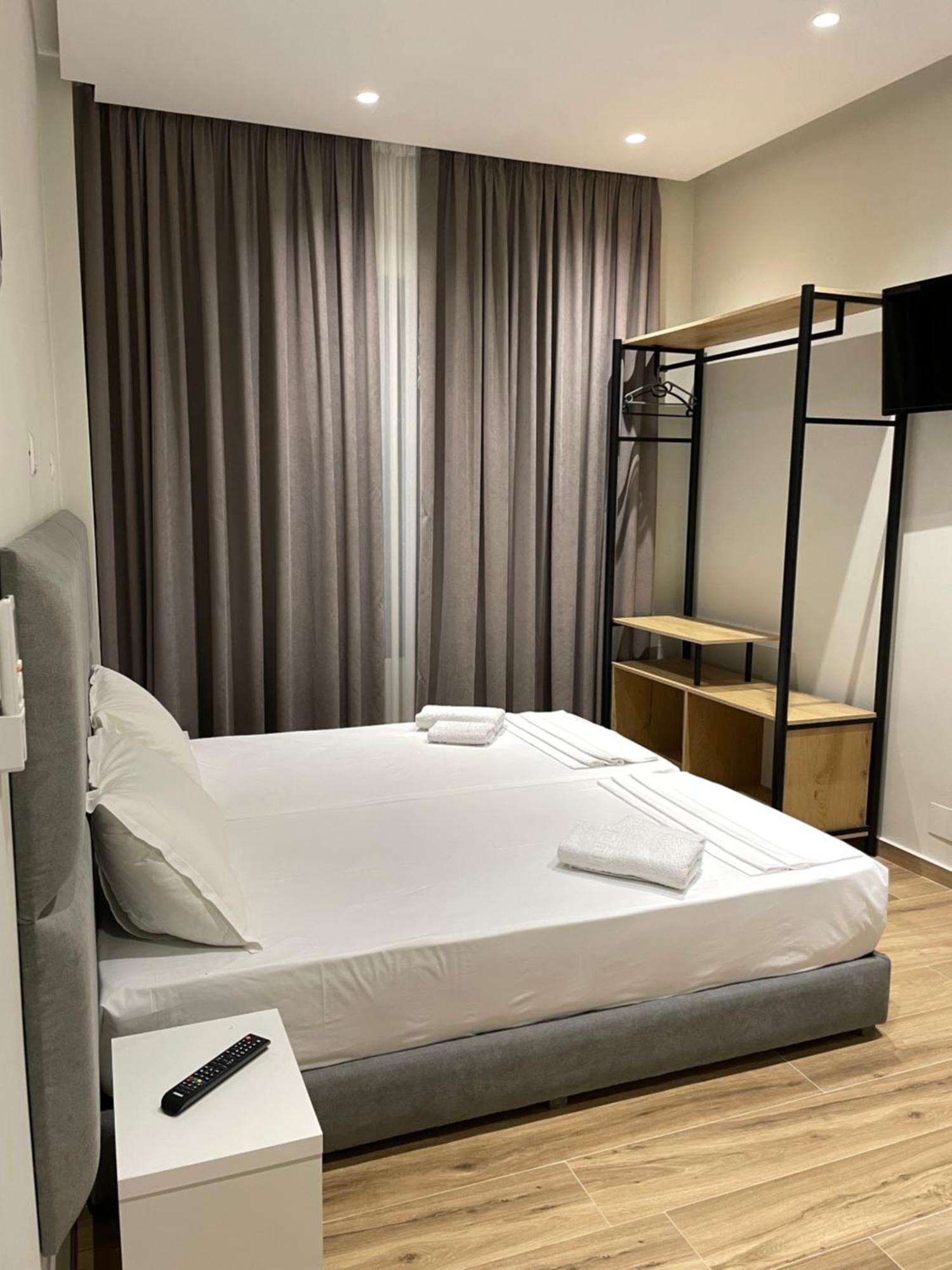 Hotel Rai Saranda Extérieur photo